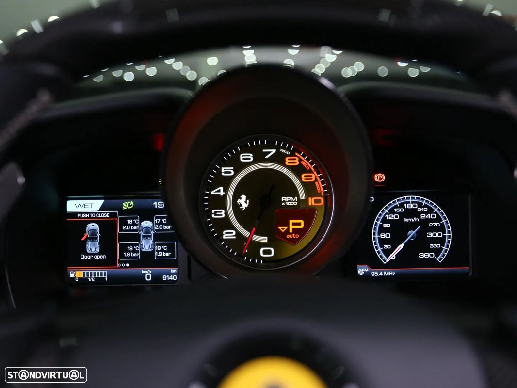 Ferrari F8 Tributo Spider - 29