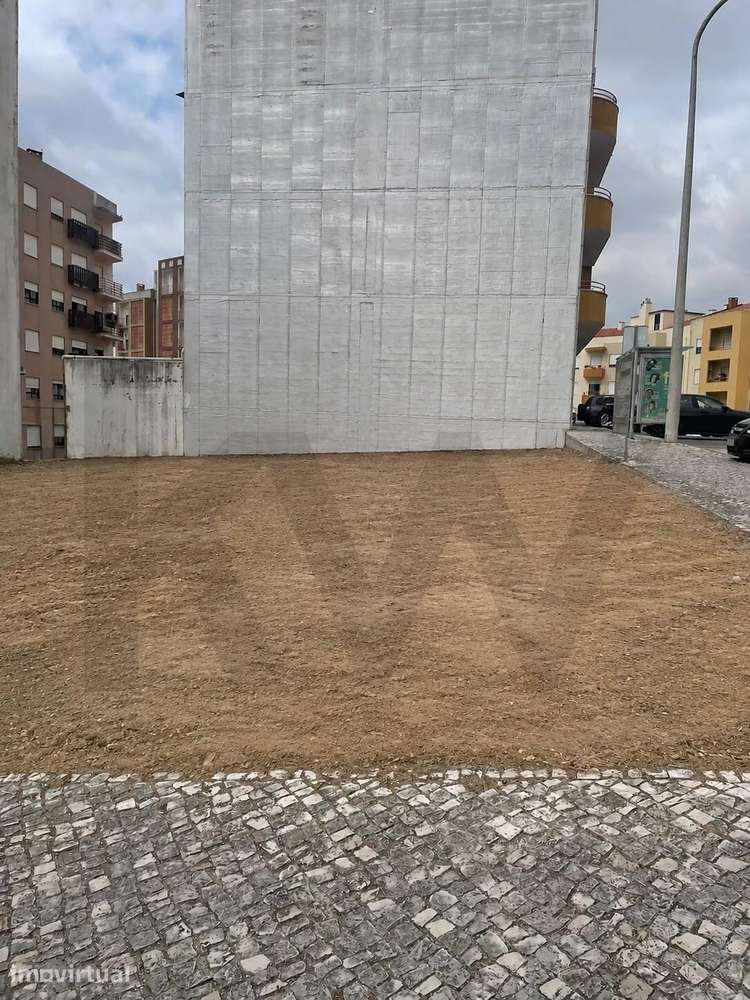 Oportunidade de Investimento — Terreno para Construção de Prédio | Tor - Grande imagem: 2/2