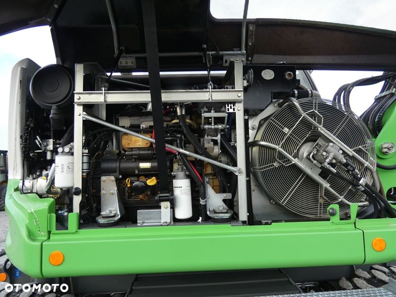 Liebherr A910 Compact / Z Niemiec / Super Stan / BEZ DPF / 2 Łyżki / - 25