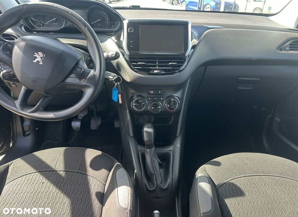 Peugeot 208 - 4