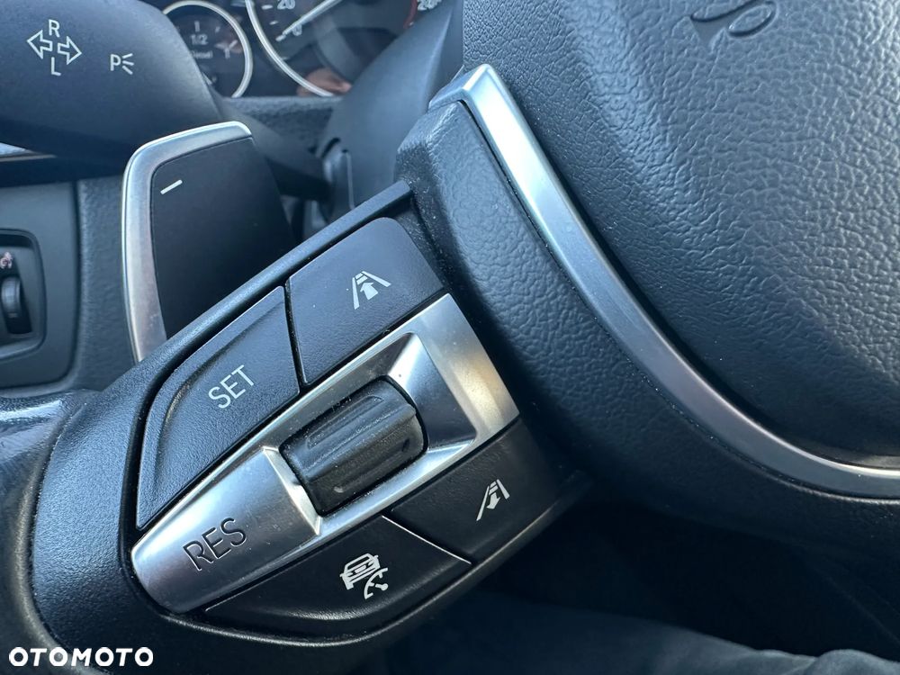 BMW Seria 3 320d Sport-Aut - 32