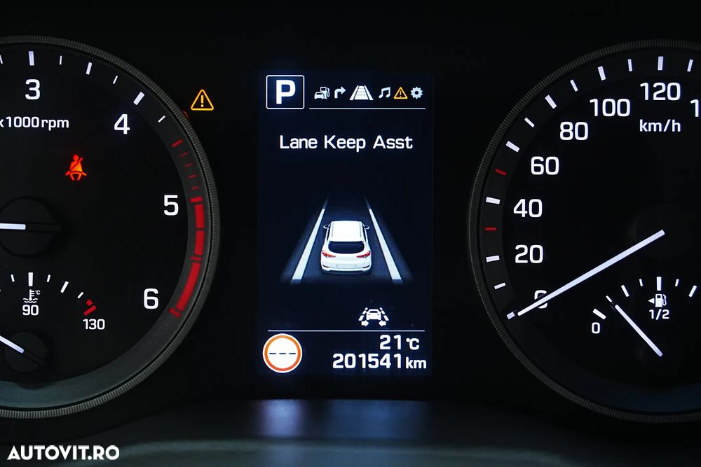 Hyundai Tucson blue 1.7 CRDi 2WD DCT Trend - 38