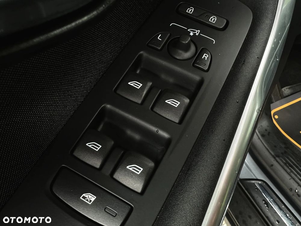 Volvo V40 Cross Country D2 Drive-E Base - 32