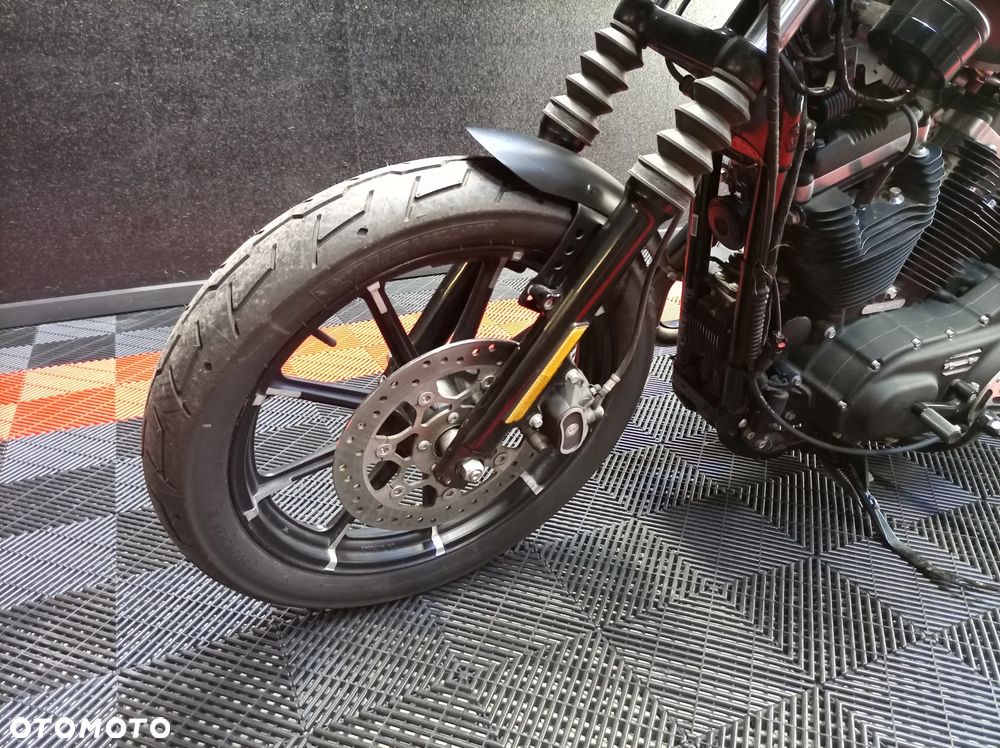 Harley-Davidson Sportster Iron 883 - 8