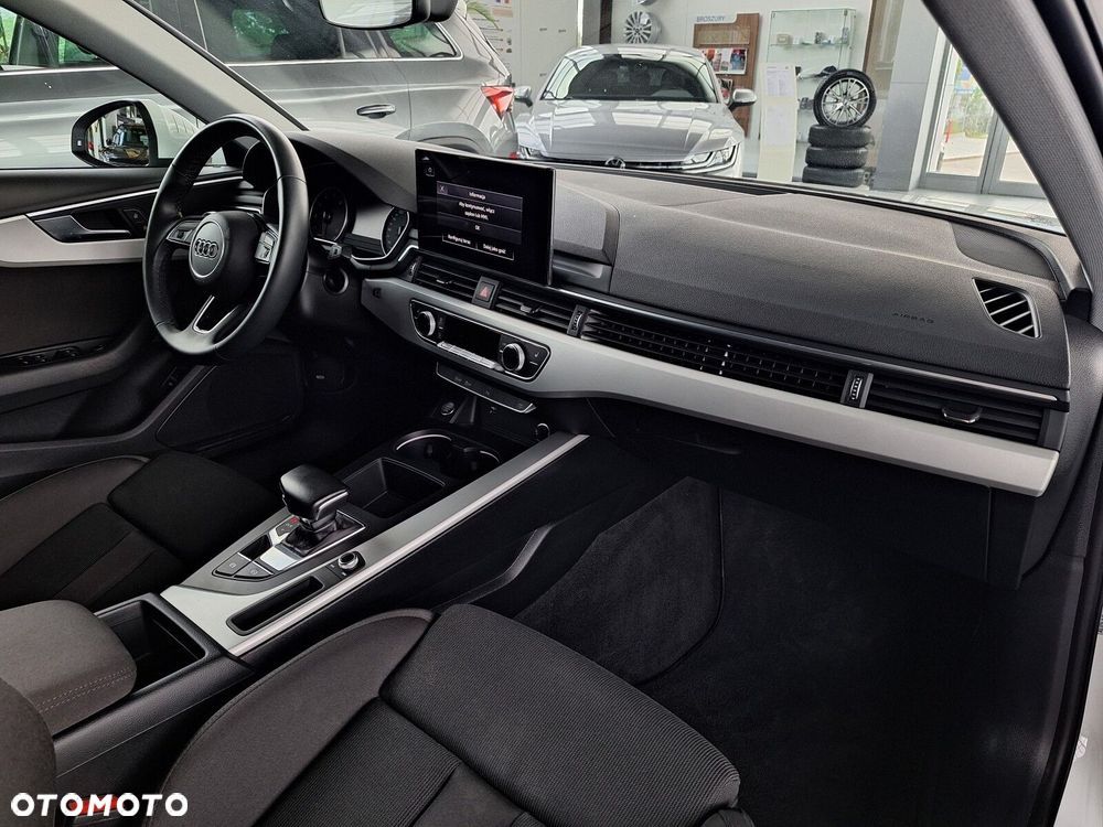Audi A4 Limousine - 21