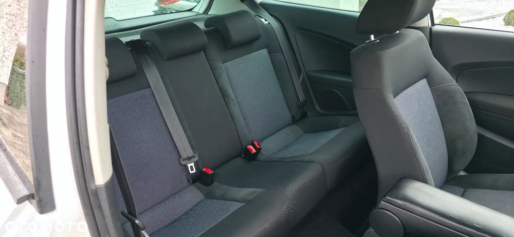 Volkswagen Polo 1.6 TDI DPF Highline - 28
