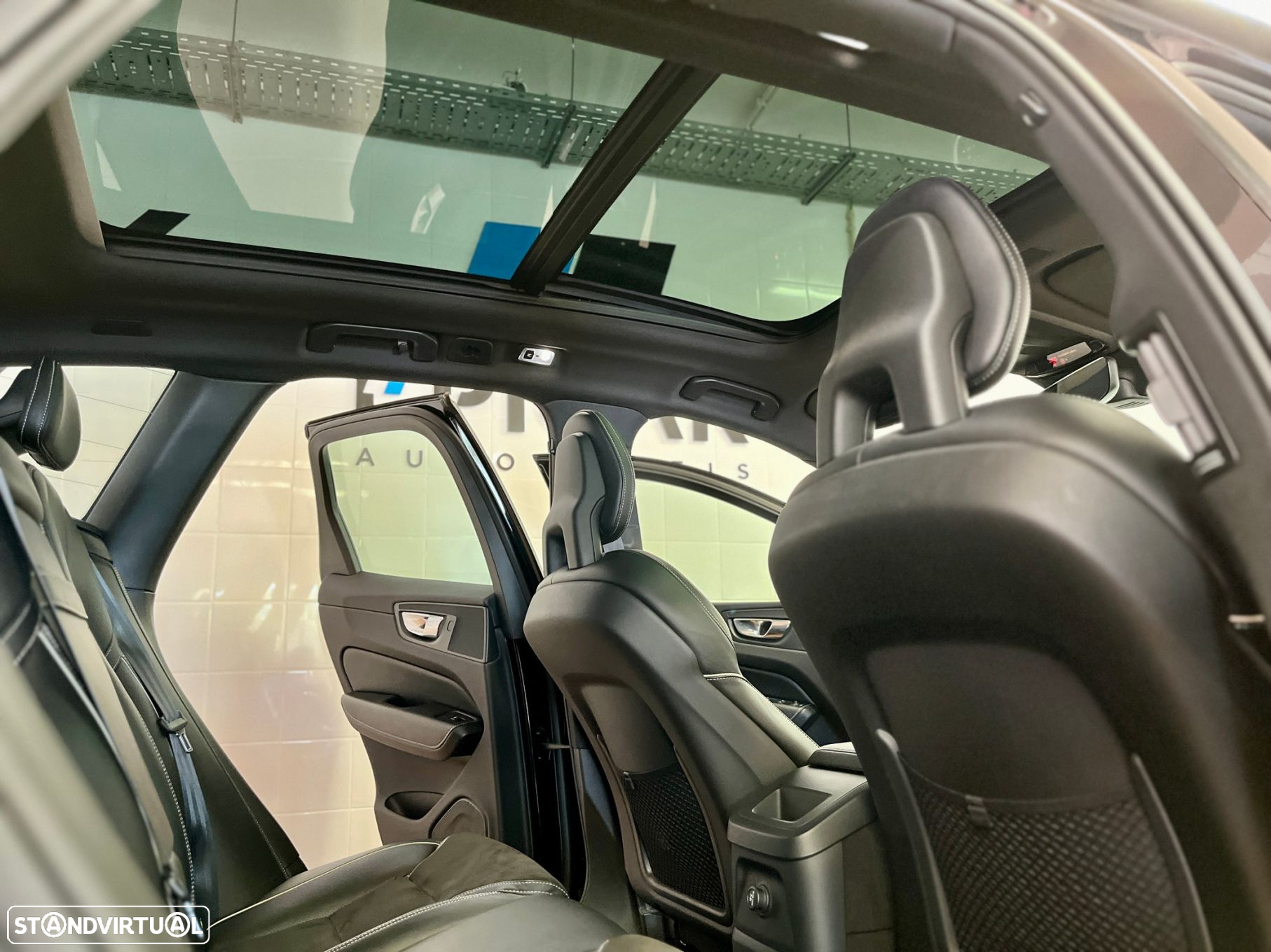 Volvo XC 60 2.0 T8 PHEV R-Design AWD - 20