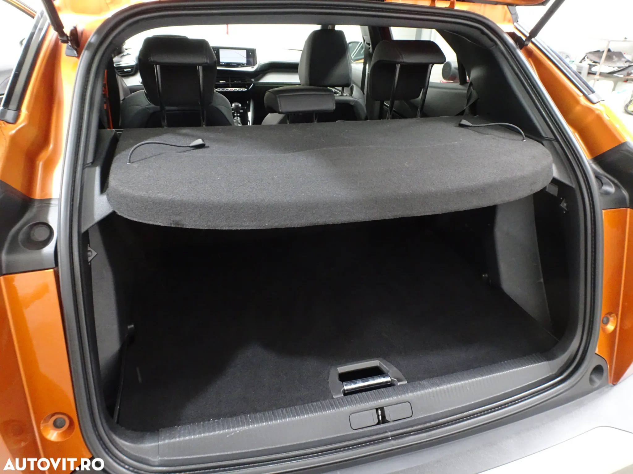 Peugeot 2008 1.2 L PureTech STT GT Line - 19