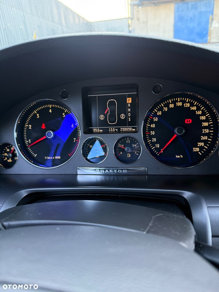 Volkswagen Phaeton 4.2 V8 4Mot (5 os.) - 24