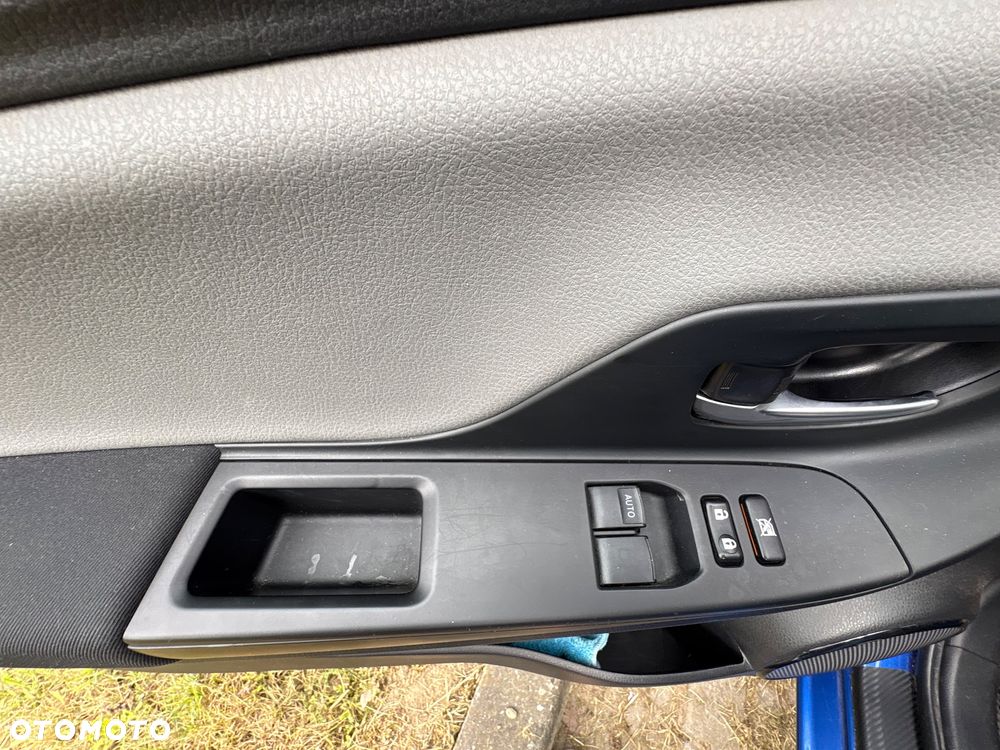 Toyota Yaris Hybrid 100 Selection - 14