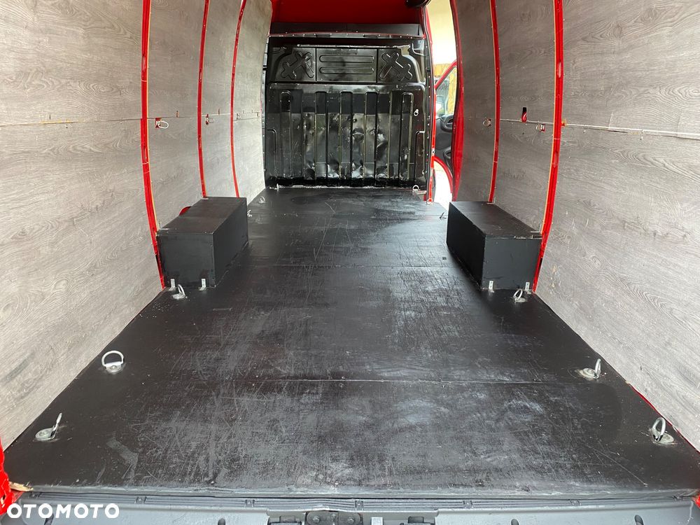 Iveco DAILY 35-180 MAX 3.0 zakupiony w salonie w Rzeszowie, serwisowany, bezwypadkowy - 27