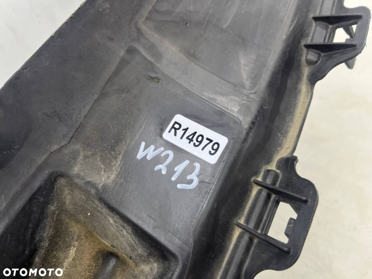 Osłona chłodnicy Mercedes w213 16-20r. kierownica powietrza pasa przedniego atrapy oryginalna - 16