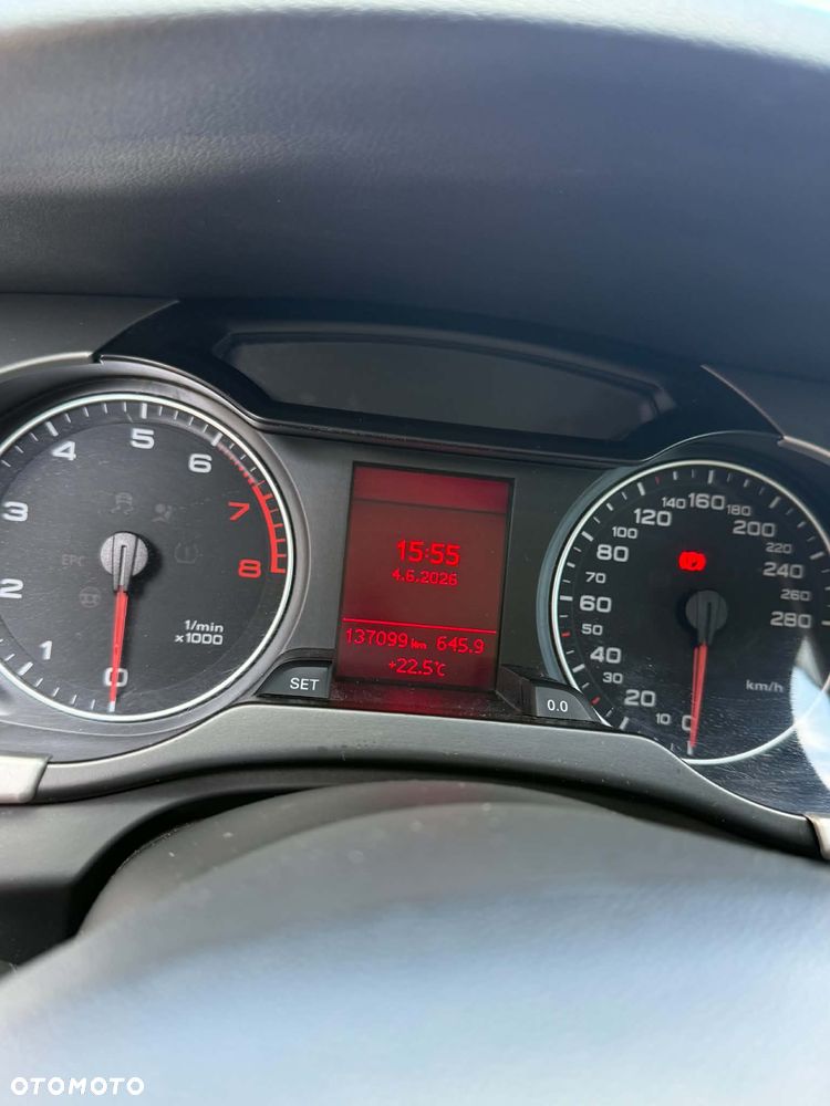 Audi A4 Limousine - 5