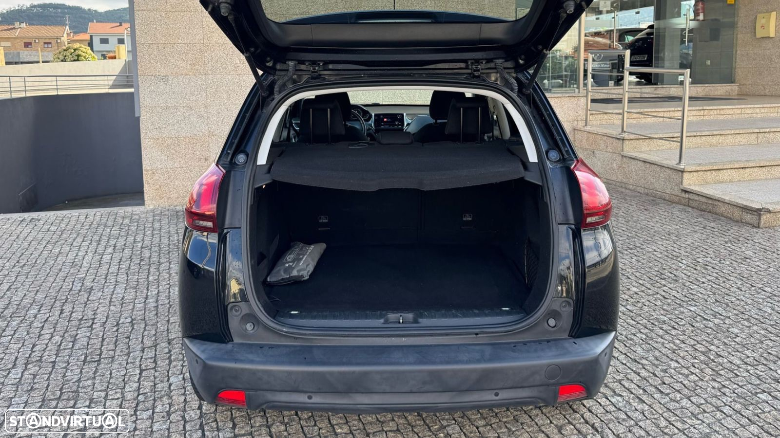 Peugeot 2008 1.2 PureTech Style - 9