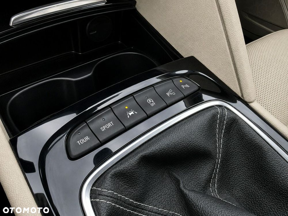 Opel Insignia - 17