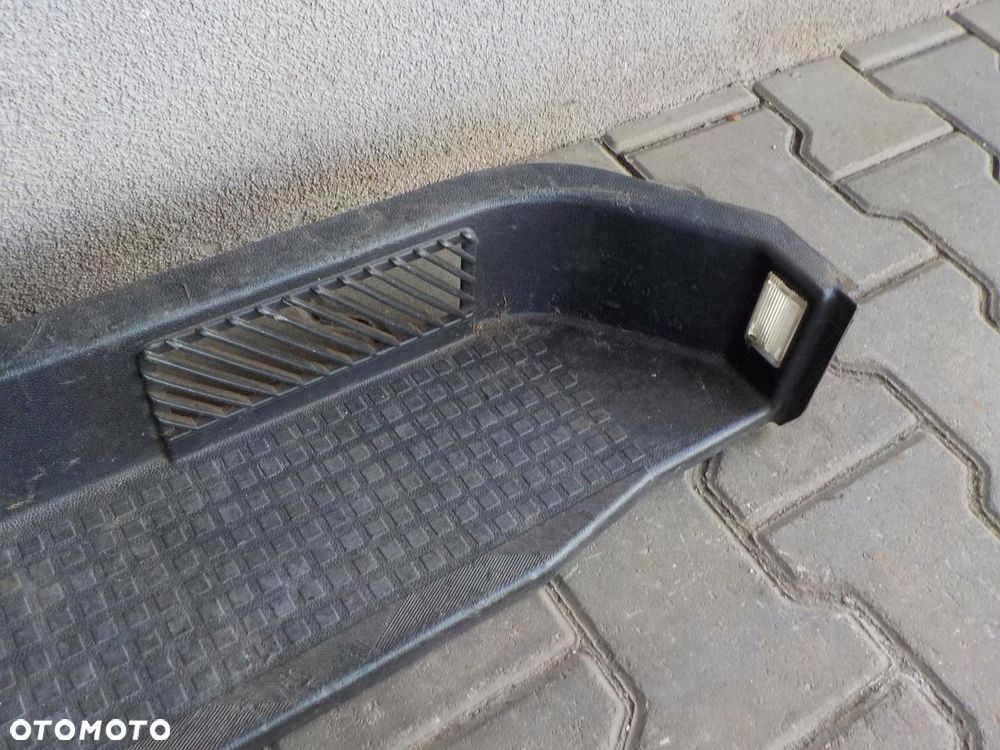 VW T4 90-95r PRÓG STOPIEŃ DRZWI ODSUWANYCH PRAWYCH - 3