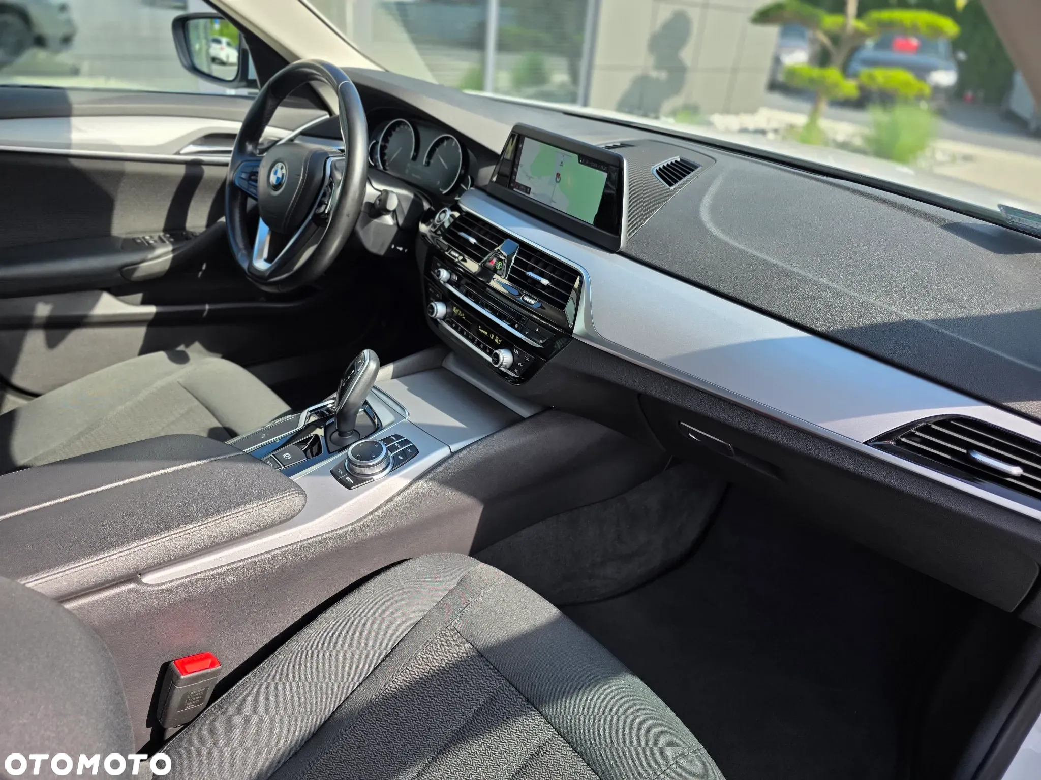 BMW Seria 5 520i - 30