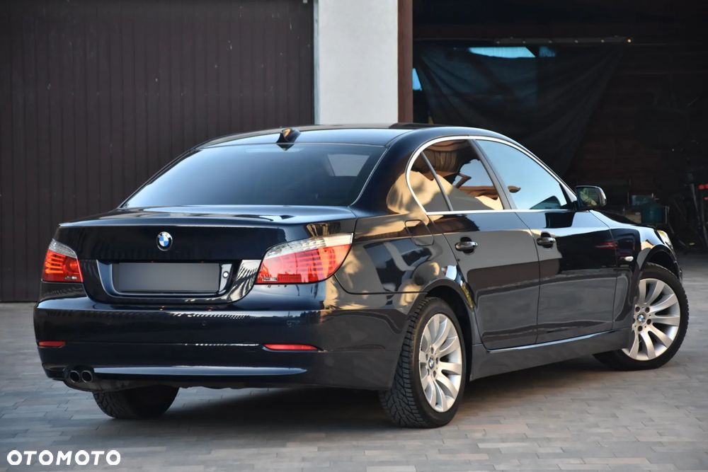 BMW Seria 5 525d Edition Sport - 8