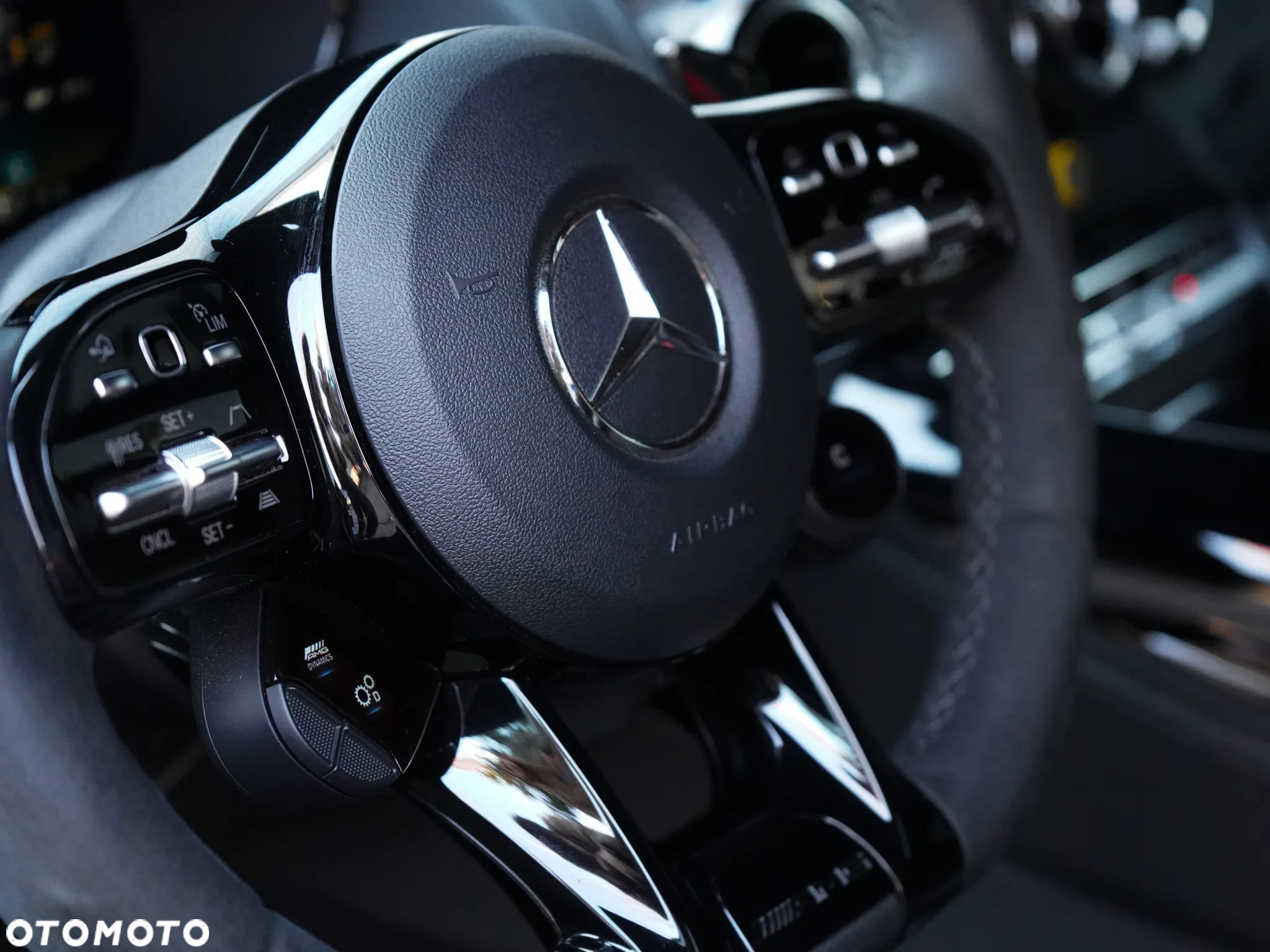 Mercedes-Benz AMG GT R - 13