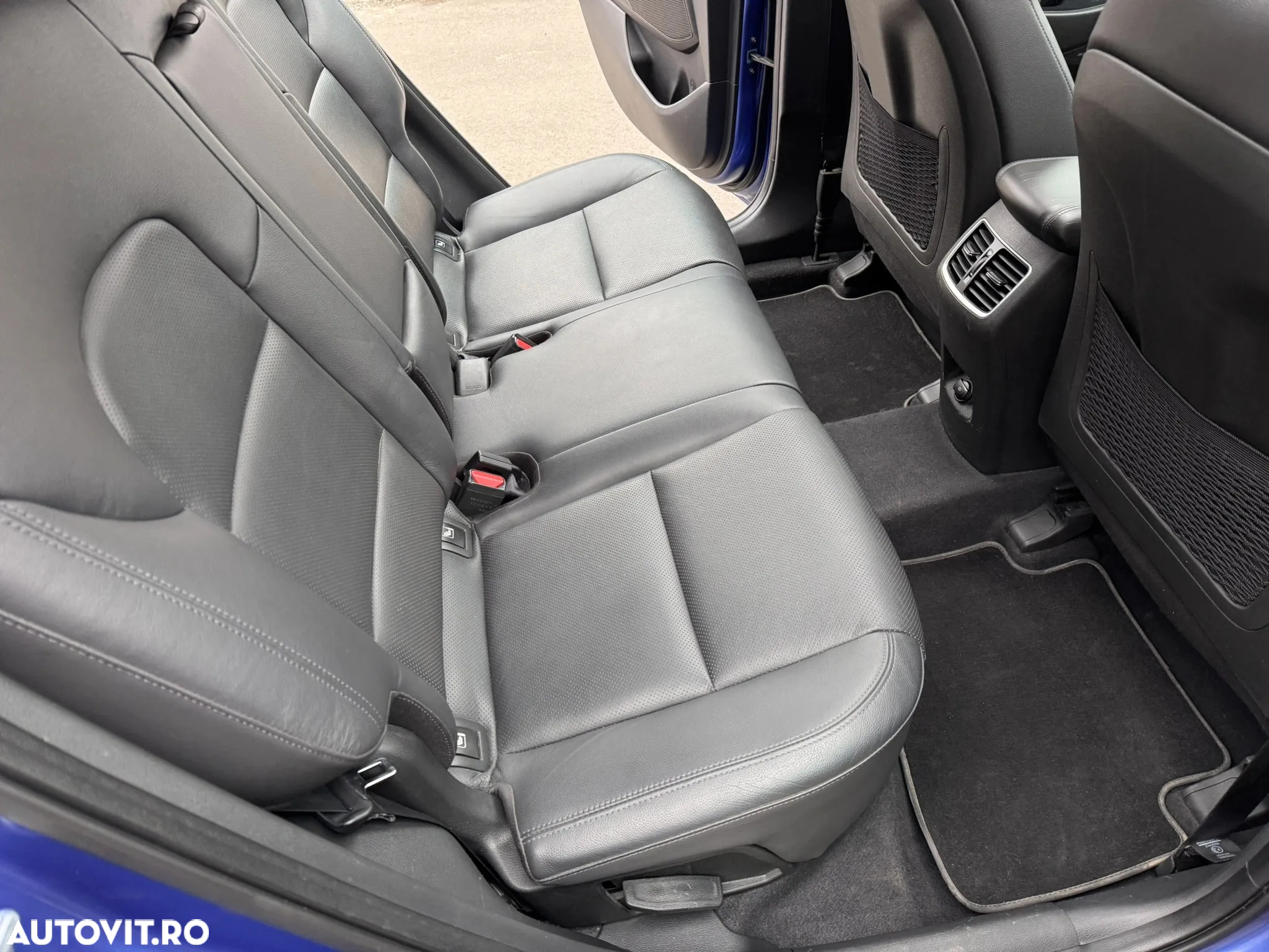 Hyundai Tucson blue 1.6 CRDi 2WD DCT Premium - 12