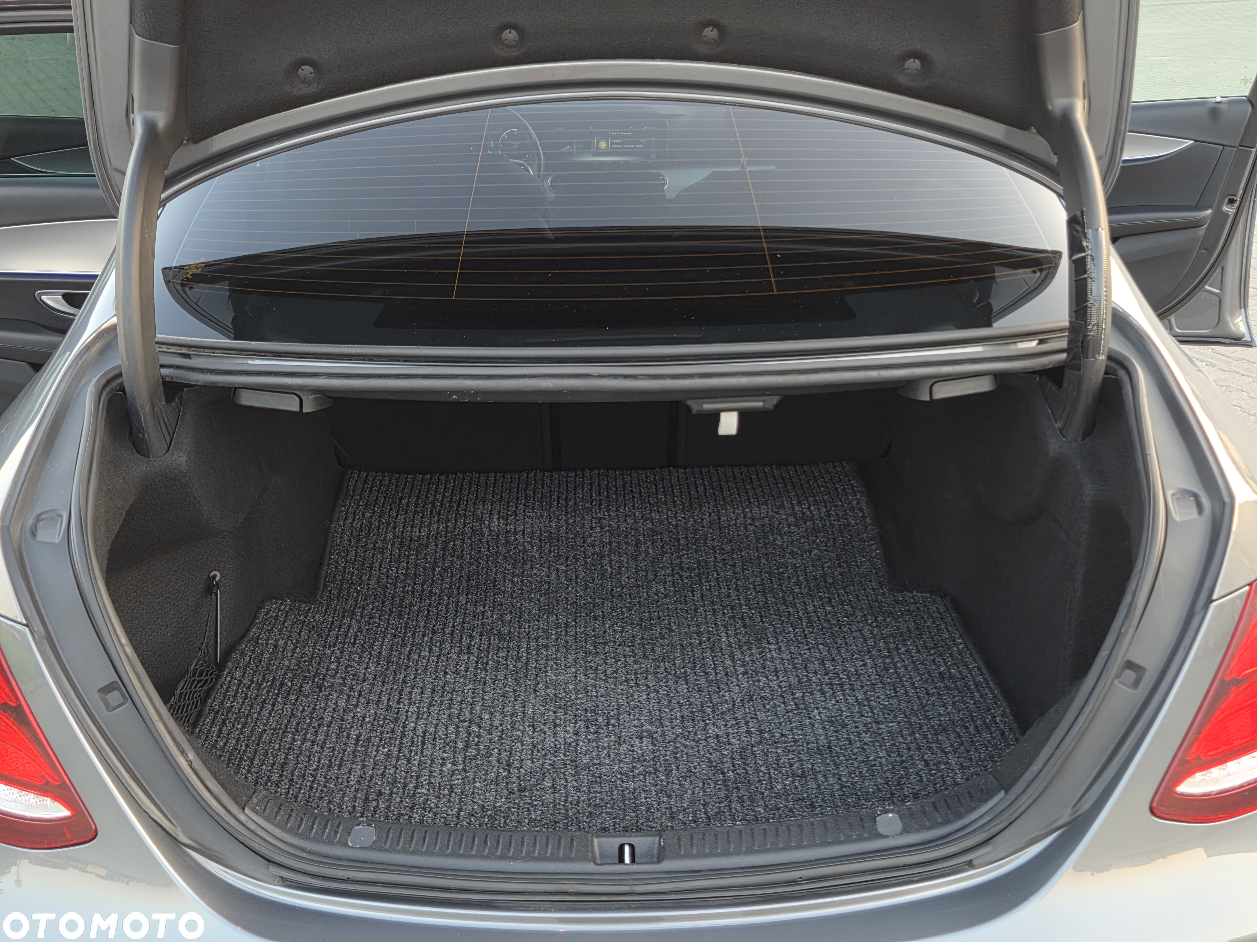 Mercedes-Benz Klasa E 220 d T 9G-TRONIC Exclusive - 31
