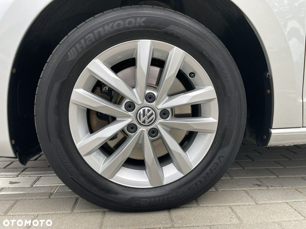 Volkswagen Touran - 19