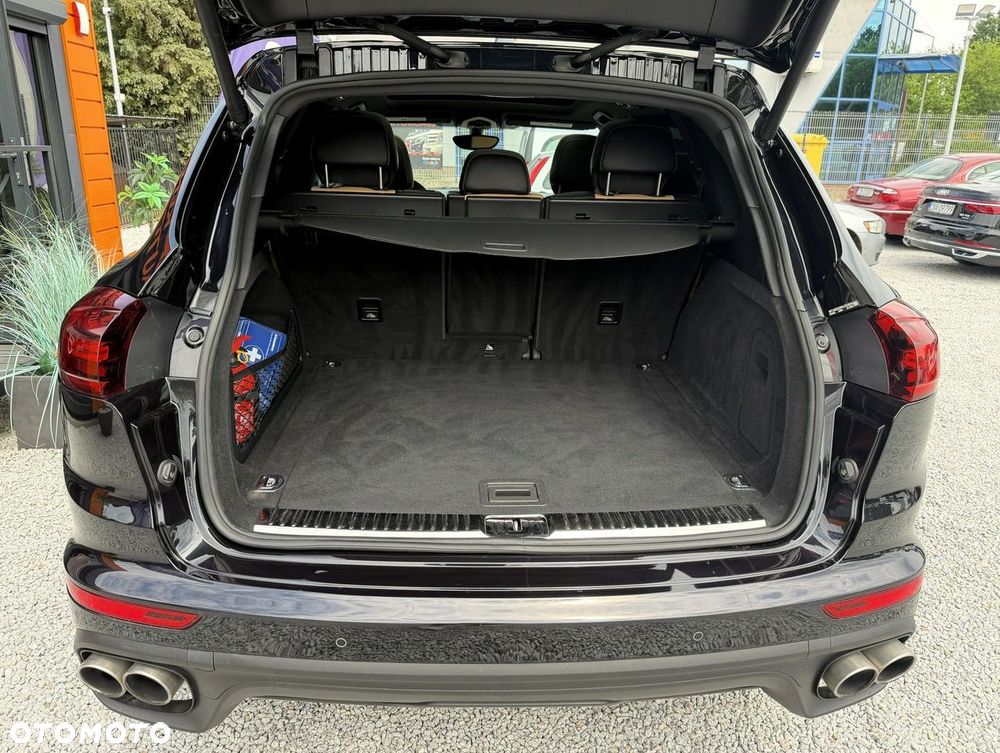 Porsche Cayenne S - 36