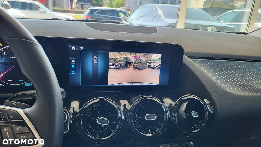 Mercedes-Benz GLA 200 Style - 11