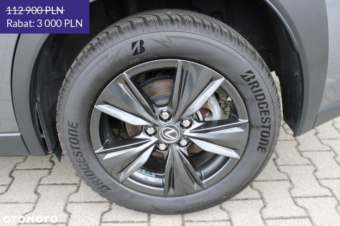 Lexus UX - 10