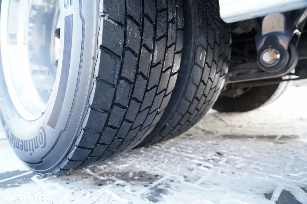 Renault T 430 / 6x2 / REFRIGERAT -9 M / UNITATE CARRIER SUPRA 1250 / platformă elevatoare / oblon rulant / punte de ridicare / direcție - 20