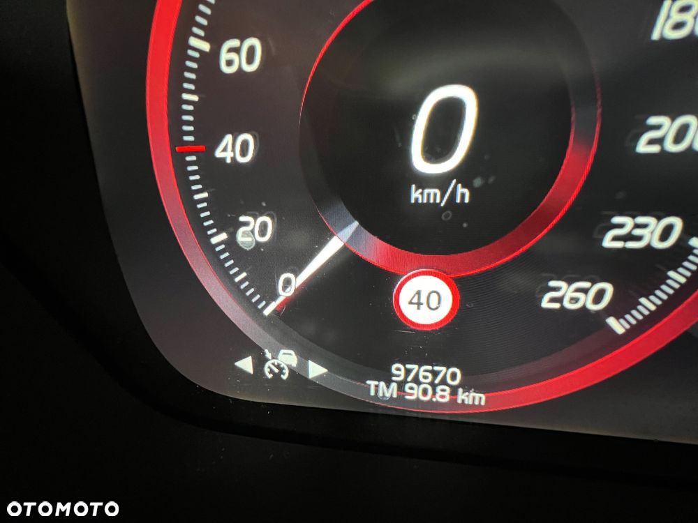 Volvo V90 D4 Momentum Pro - 17