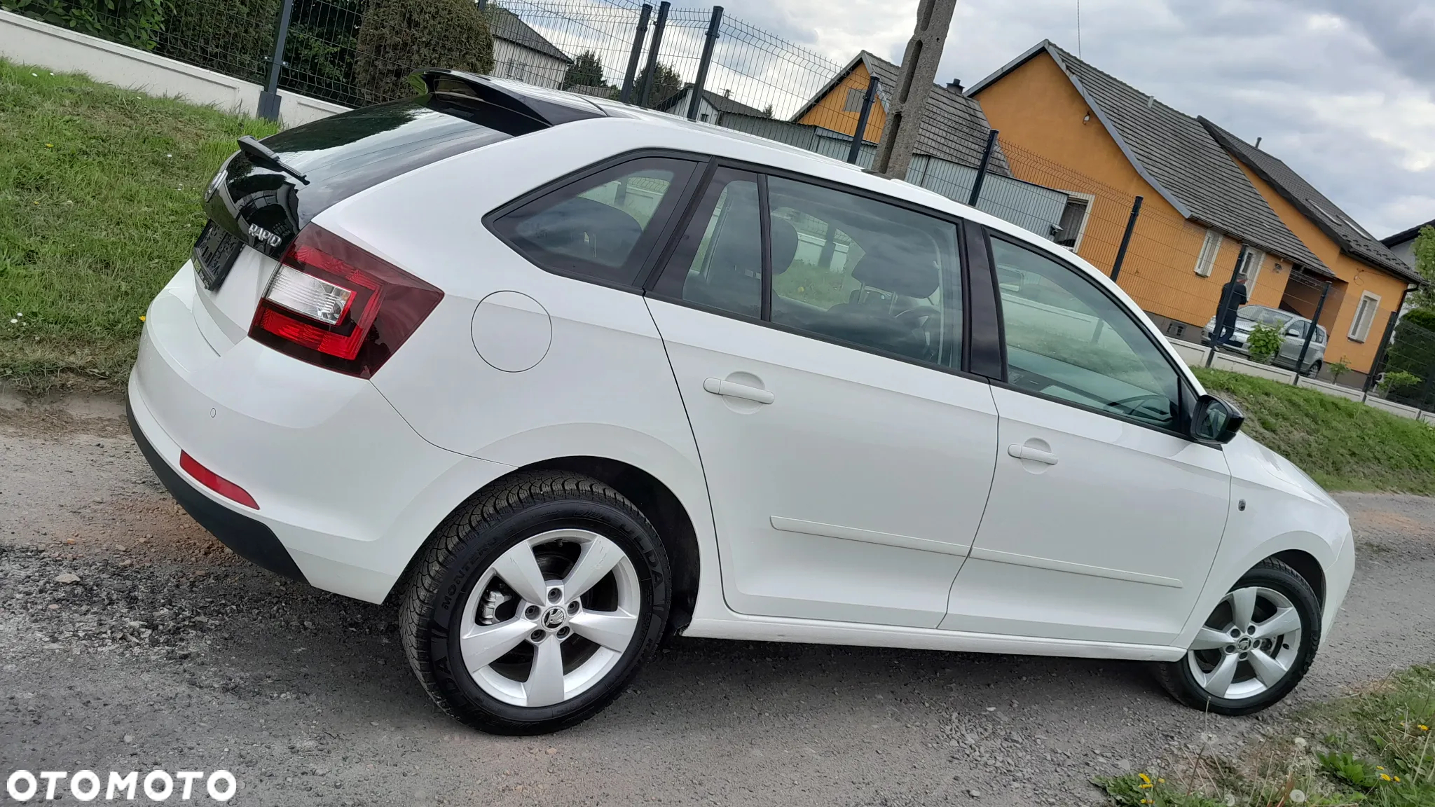 Skoda RAPID - 19