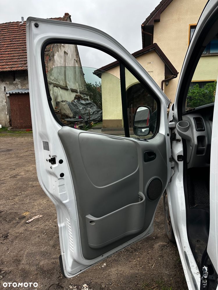 Opel Vivaro - 8