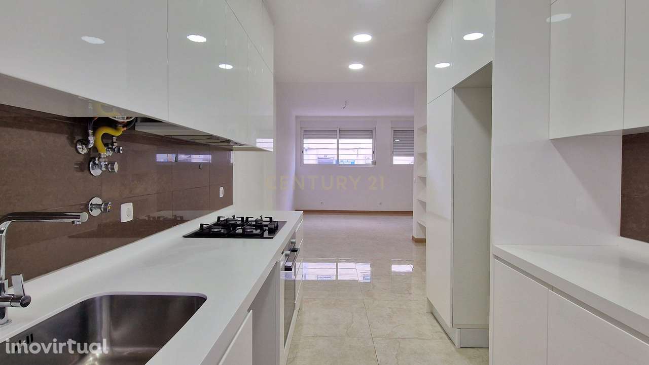 T2 para Arrendamento em Campo de Ourique - rua Correia Teles - Grande imagem: 5/24