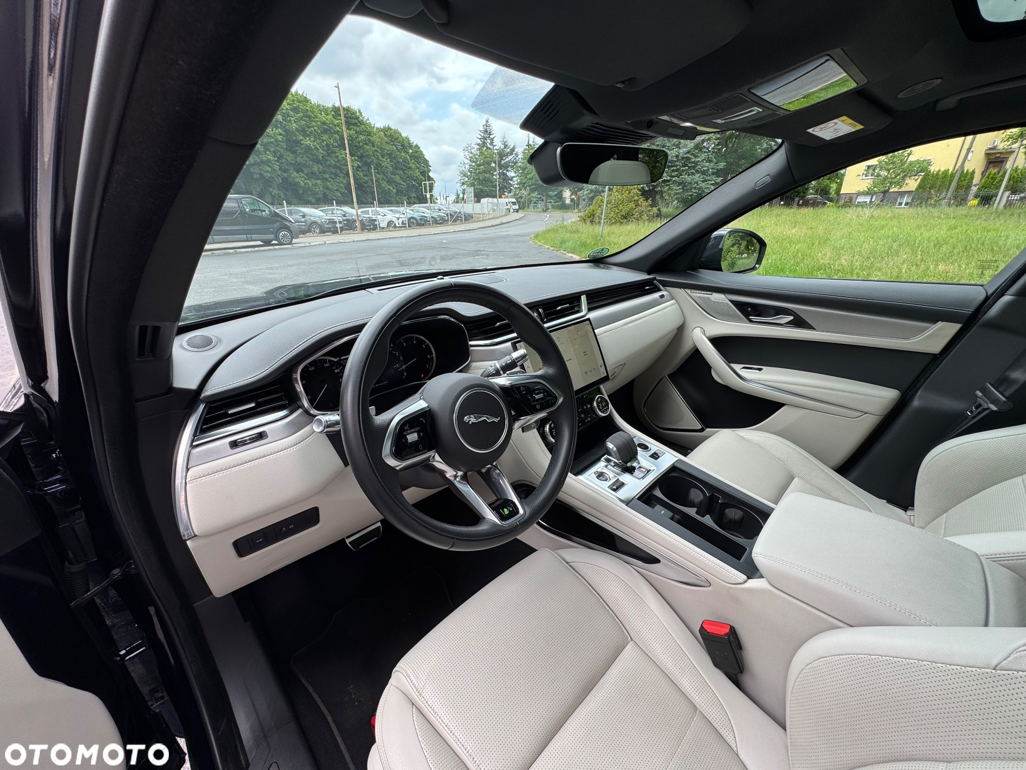 Jaguar F-Pace - 14