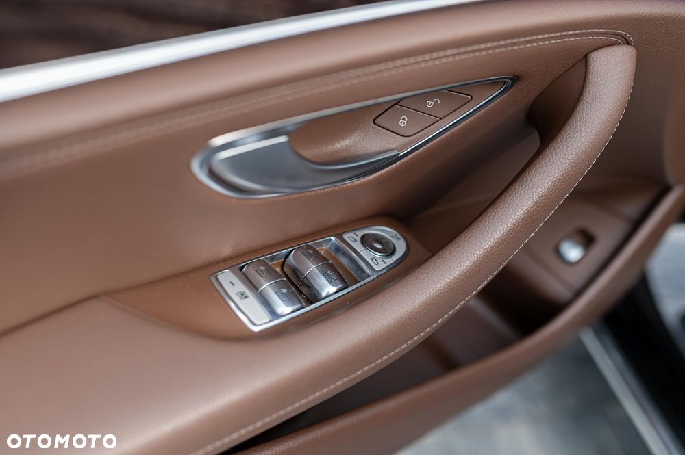 Mercedes-Benz Klasa E 220 d 9G-TRONIC - 20