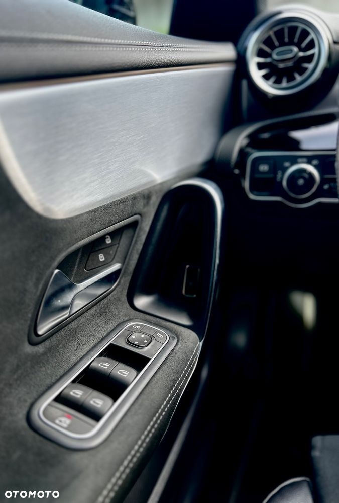 Mercedes-Benz CLA 220 d Edition 1 8G-DCT - 21