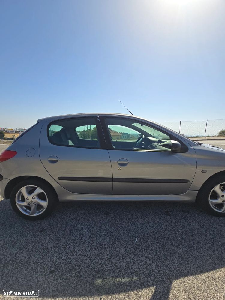 Peugeot 206 1.1 Color Line - 10