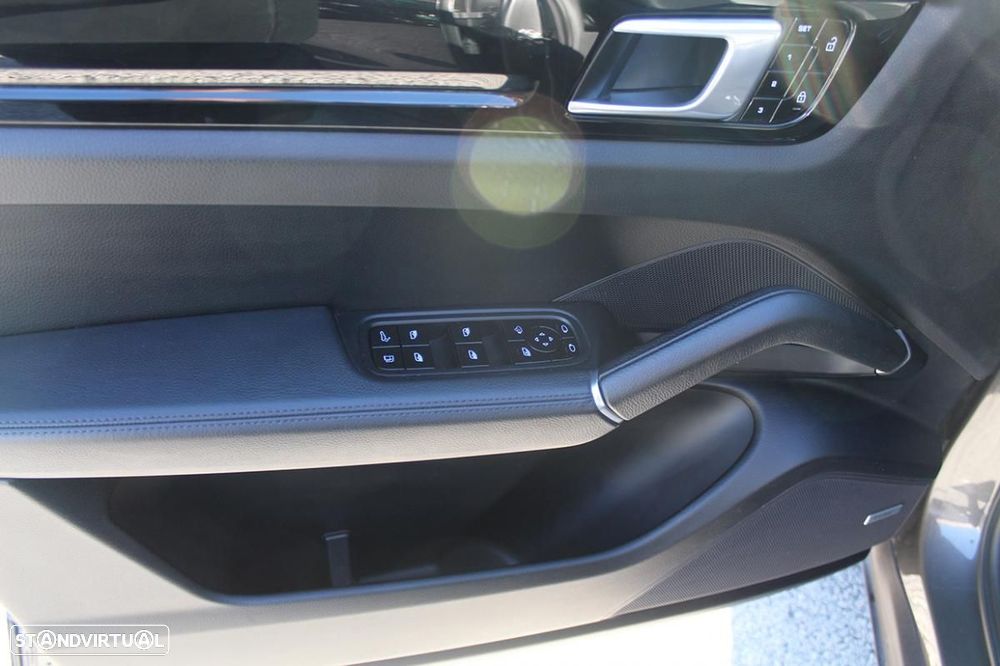 Porsche Cayenne Coupé E-Hybrid - 14