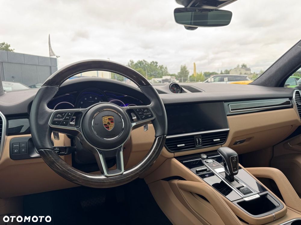 Porsche Cayenne - 17