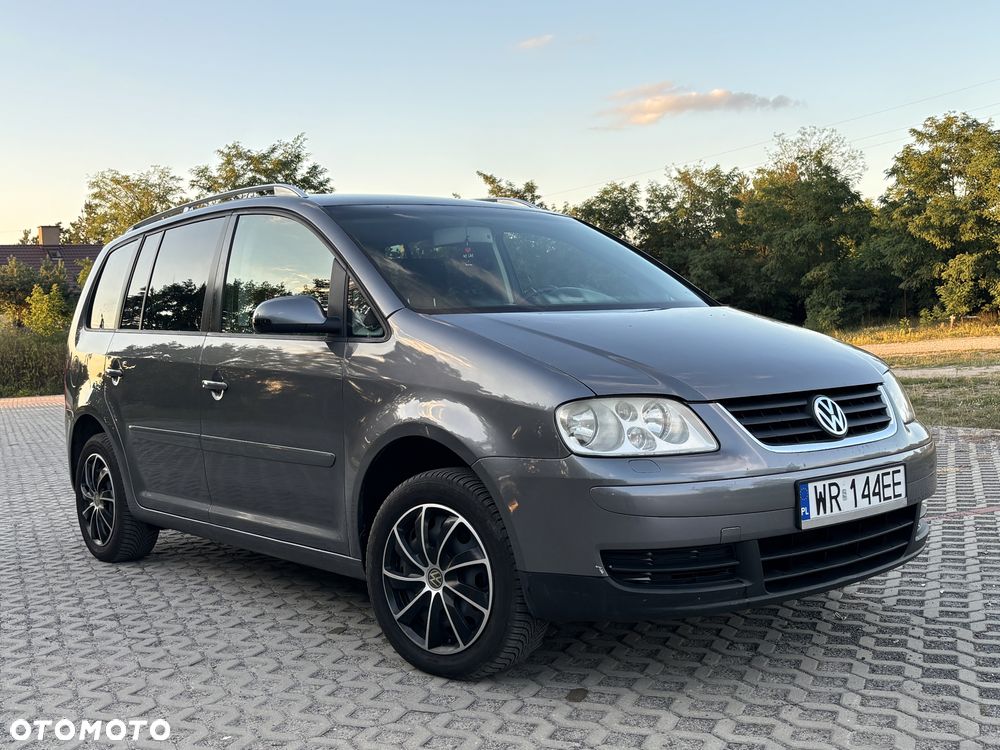 Volkswagen Touran - 1