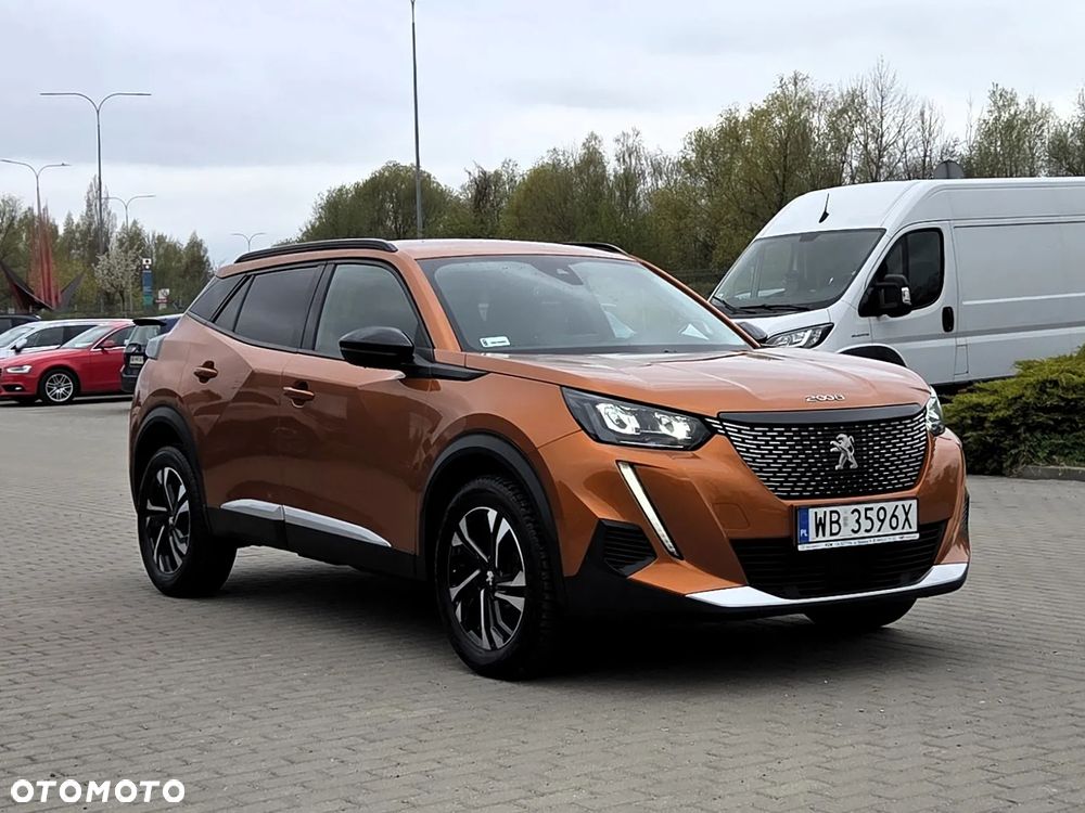 Peugeot 2008 PureTech 100 Allure S&S BVM6 - 3