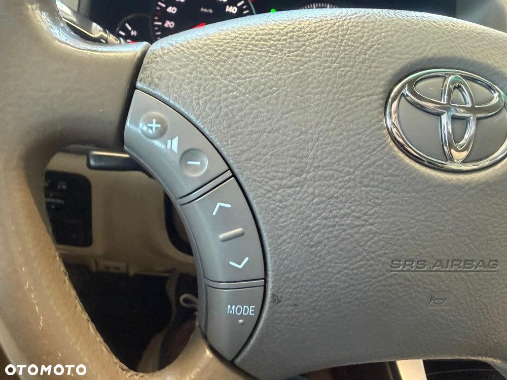 Toyota Land Cruiser - 13