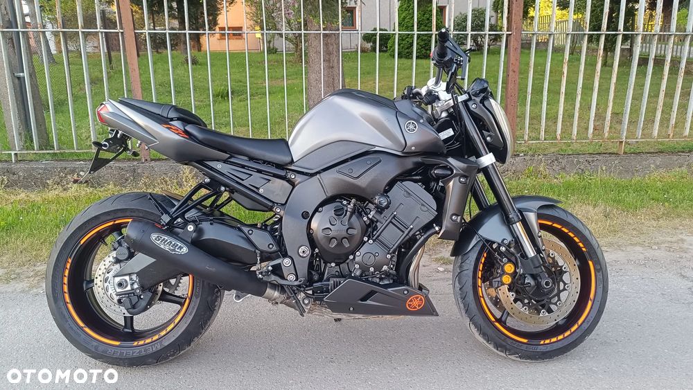 Yamaha FZ - 11