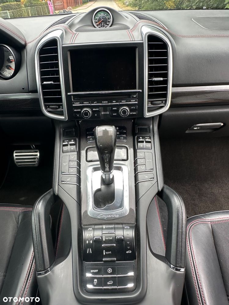Porsche Cayenne - 16