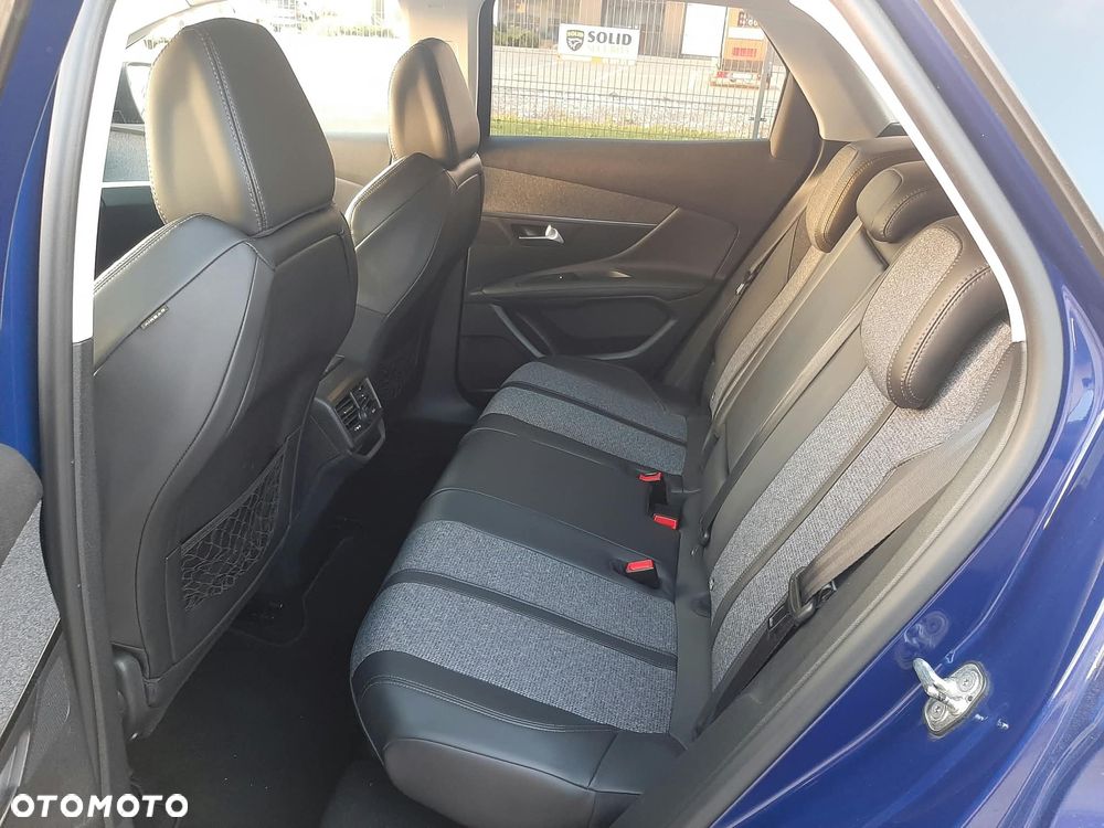 Peugeot 3008 1.2 PureTech Allure S&S - 17