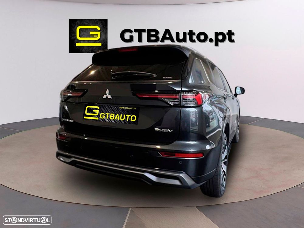 Mitsubishi Outlander - 19