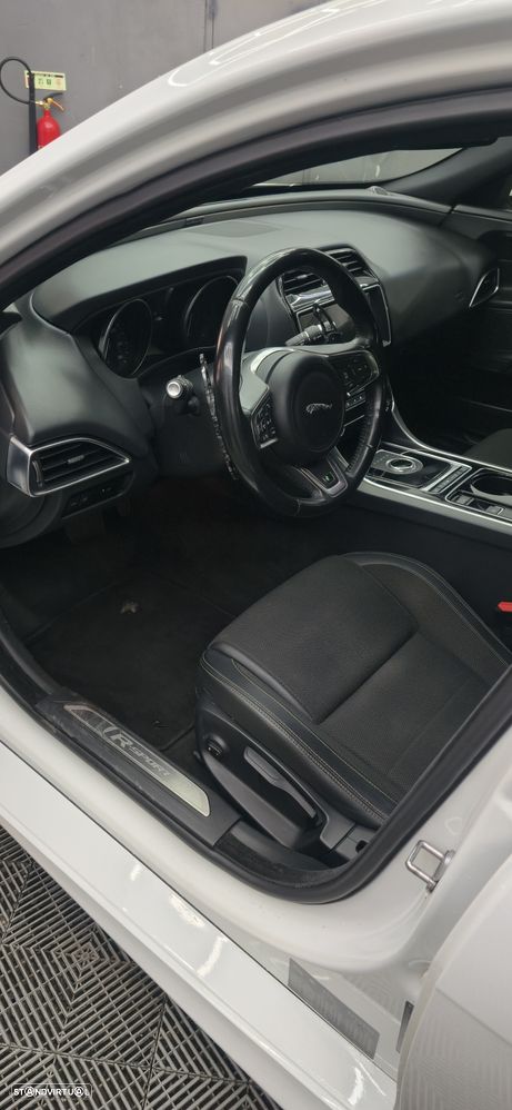 Jaguar XE 2.0 D R-Sport Aut. - 8