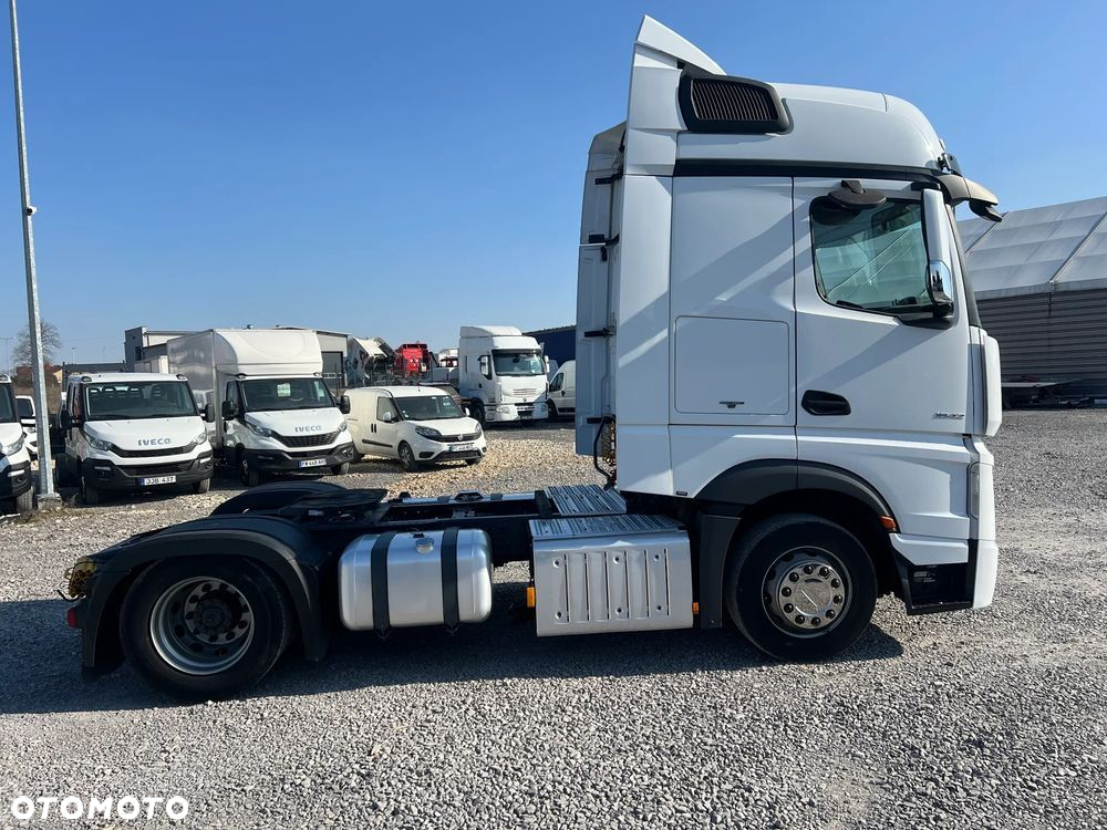 Mercedes-Benz Actros - 8