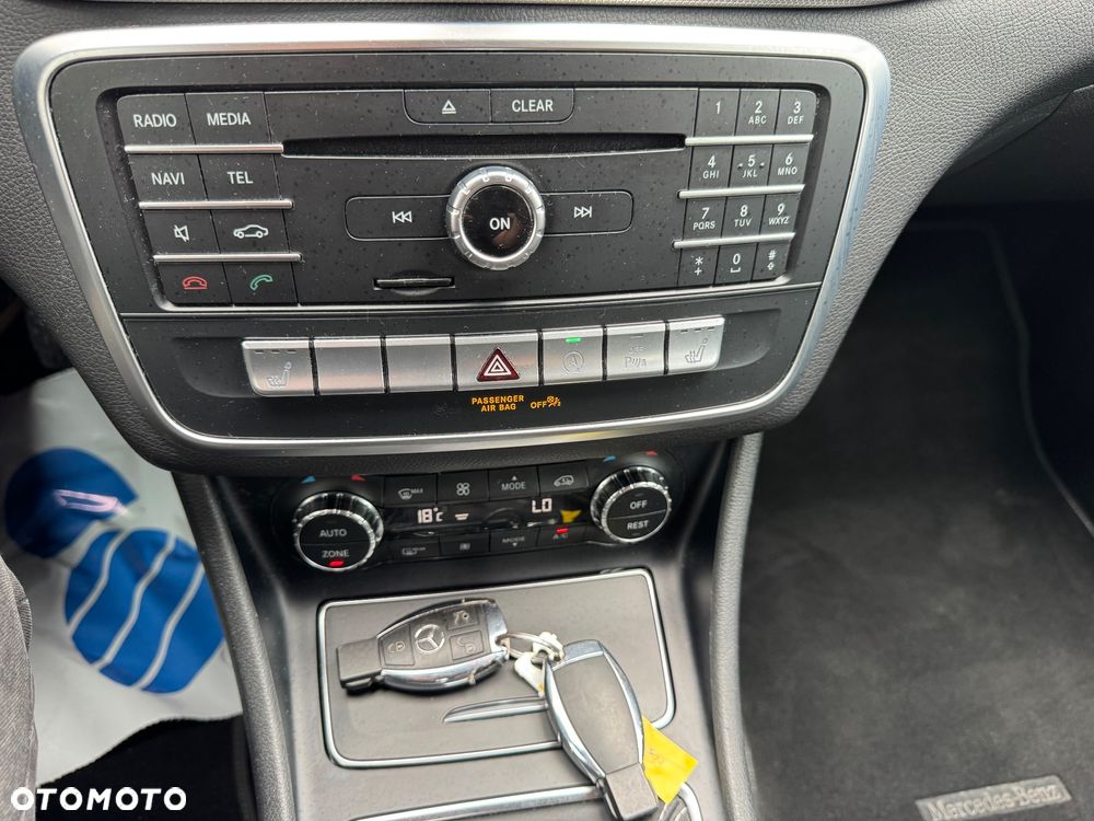 Mercedes-Benz GLA 180 Urban - 37